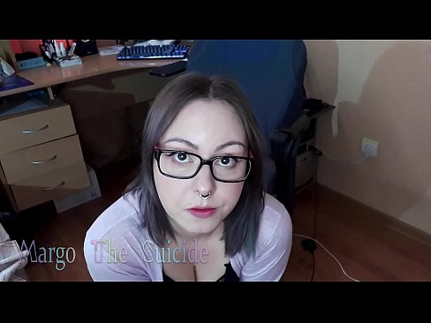 ❤️ Seksi dekle z očali globoko sesa dildo pred kamero ❤️ Fuck video pri nas ❌️
