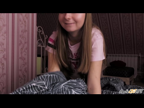 ❤️ Blondinka globoko sesa svojega prijatelja in dobi spermo v usta ❤️ Fuck video pri nas ❌️